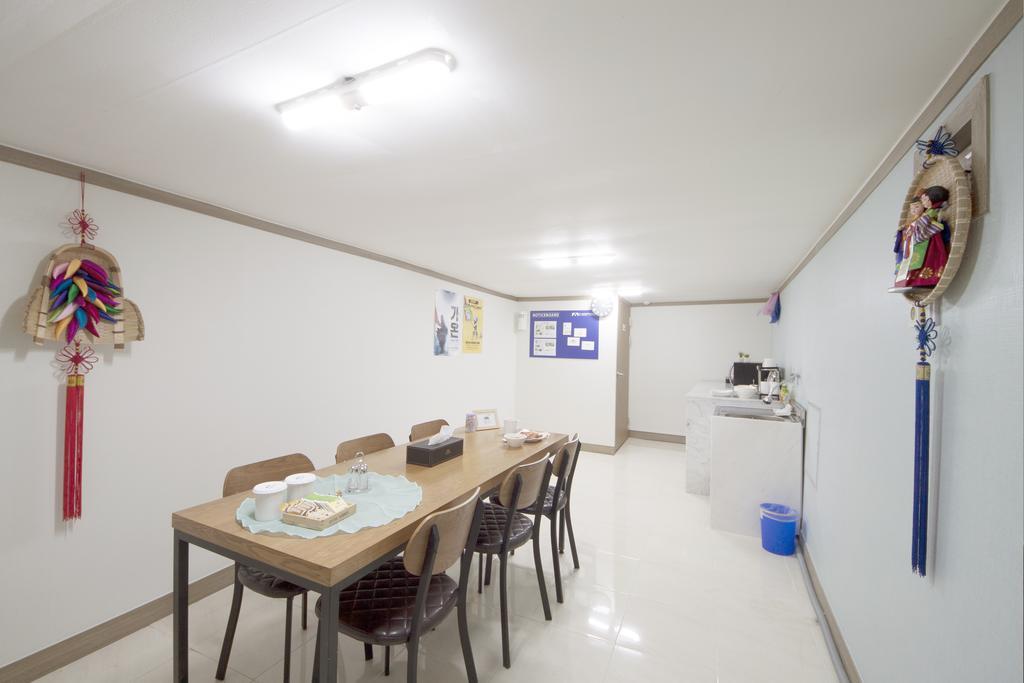 Hotel Skypark Central Myeongdong Seoel Buitenkant foto