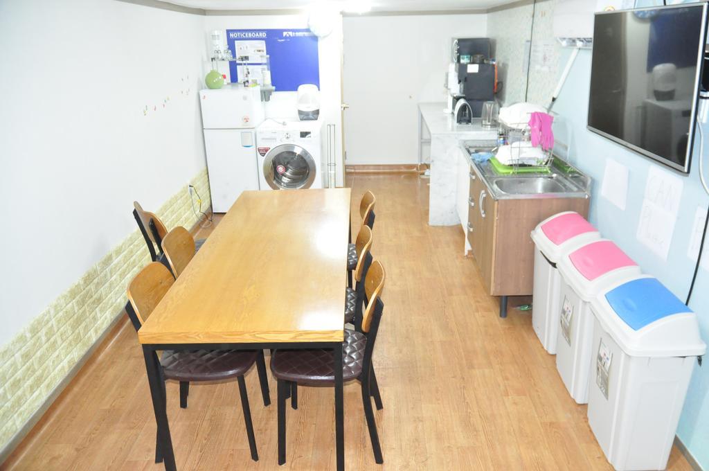 Hotel Skypark Central Myeongdong Seoel Buitenkant foto