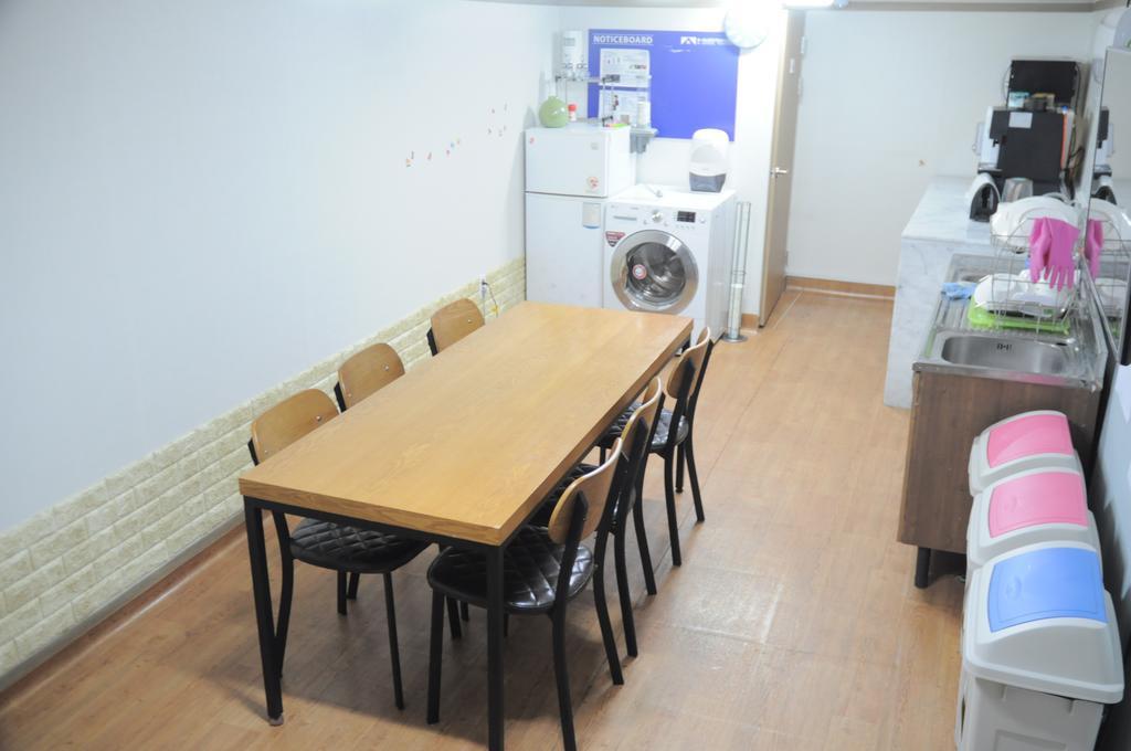 Hotel Skypark Central Myeongdong Seoel Buitenkant foto