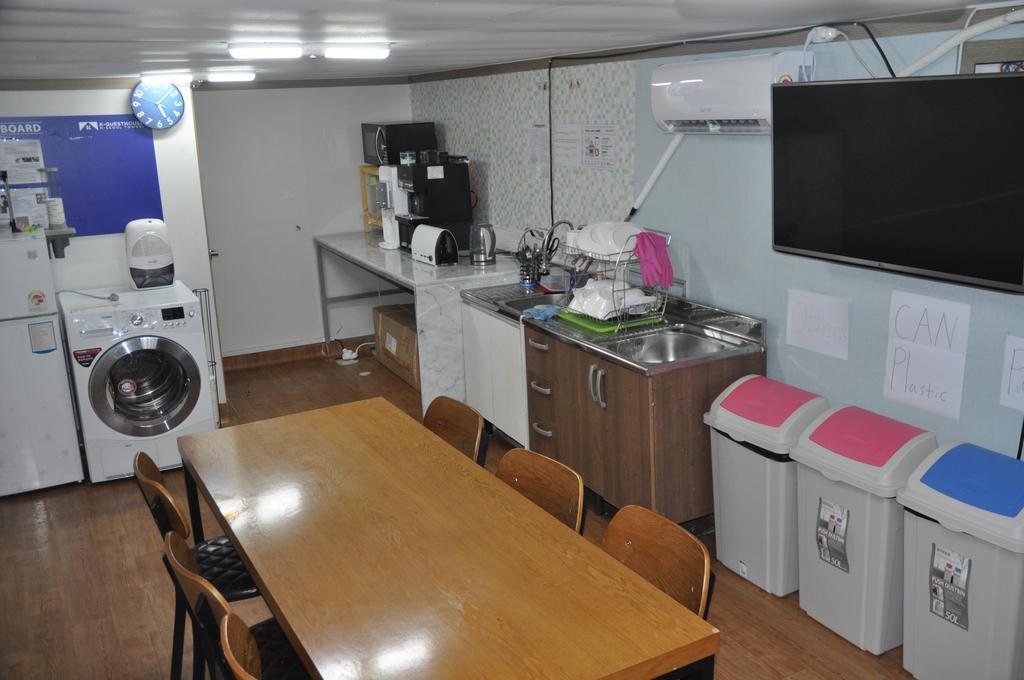 Hotel Skypark Central Myeongdong Seoel Buitenkant foto